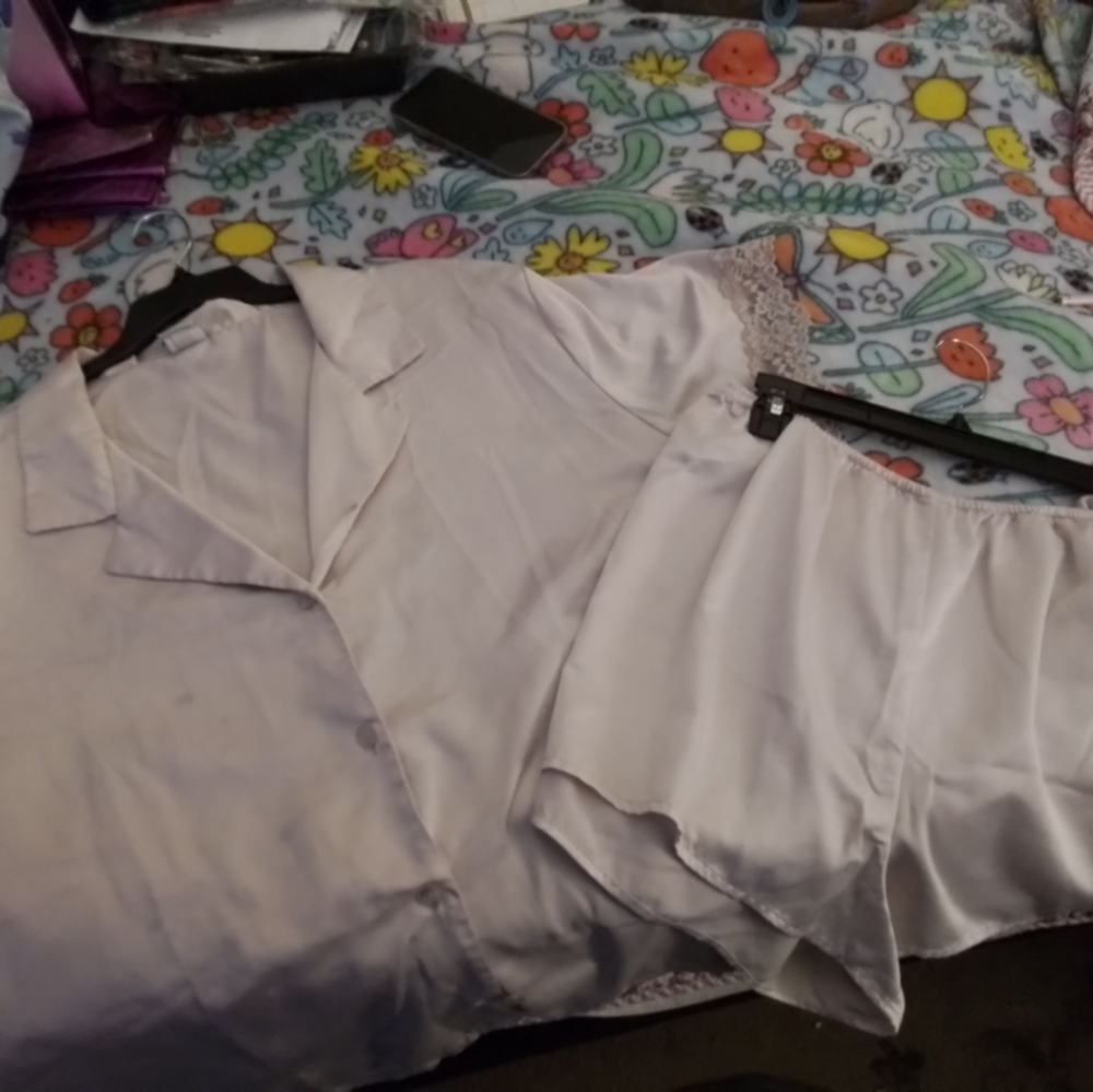 WOMEN'S APT 9 SHORT SLEEVED TOP AND SHORTS SET